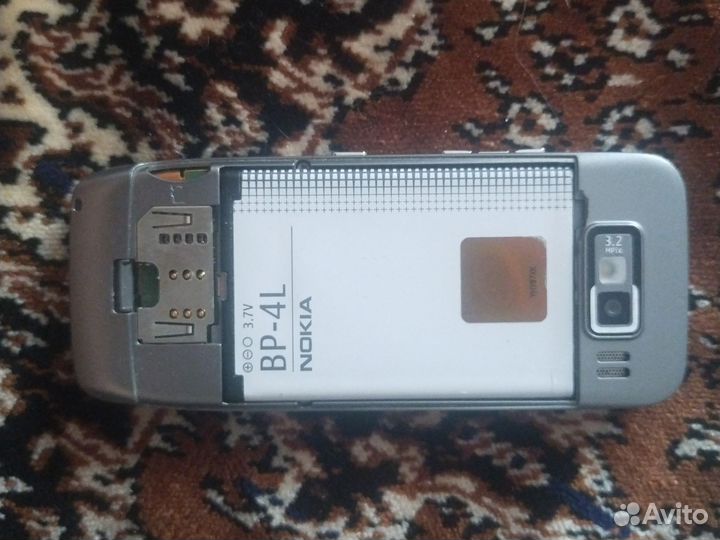 Nokia E52