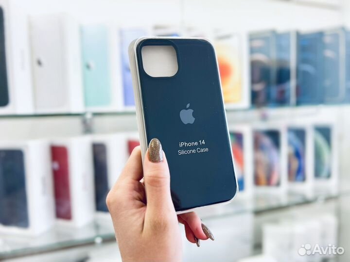 Чехол на iPhone 14, черный