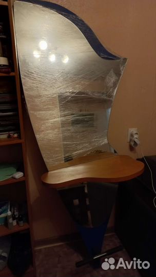 Парикмахерское зеркало