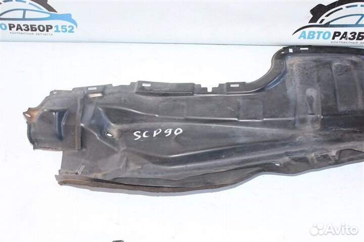 Панель кузова под жабо Toyota Vitz SCP90 2SZ-FE