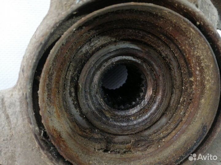 Кулак поворотный передний правый Лада Приора