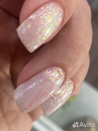 Маникюр (укрепление гелем входит в стоимость )