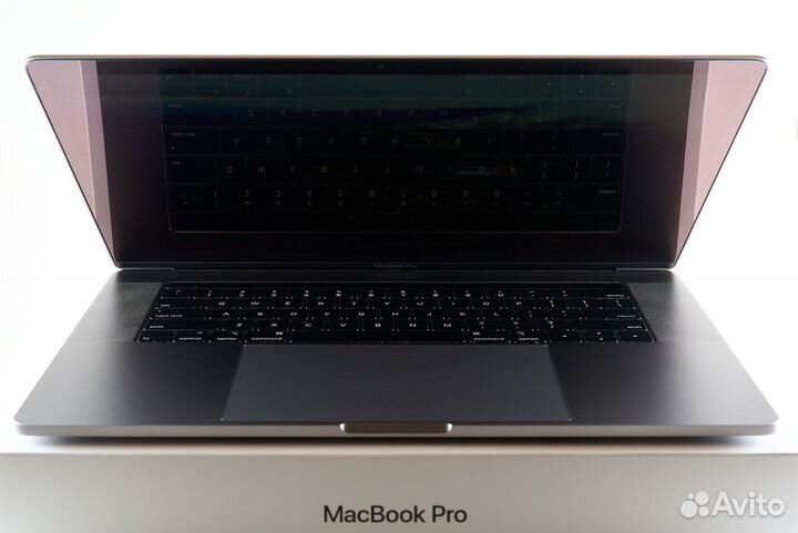 Macbook Pro 15 2018 i7 16gb 512