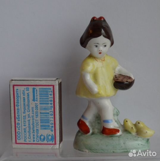 Фарфоровая фигурка 