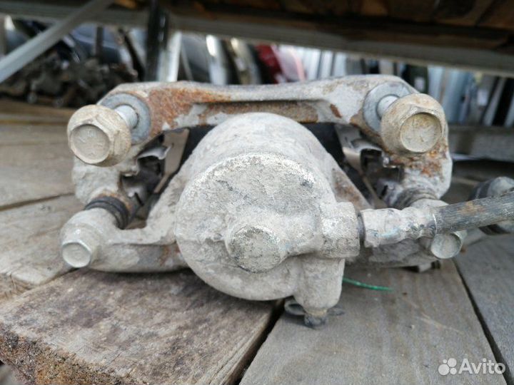 Суппорт передний левый Chevrolet Cobalt T250 B15D2