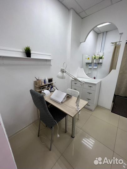 Аренда места мастера маникюра и педикюра