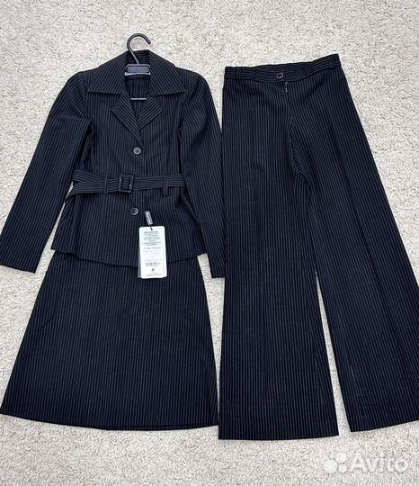 Брючный костюм детский тройка