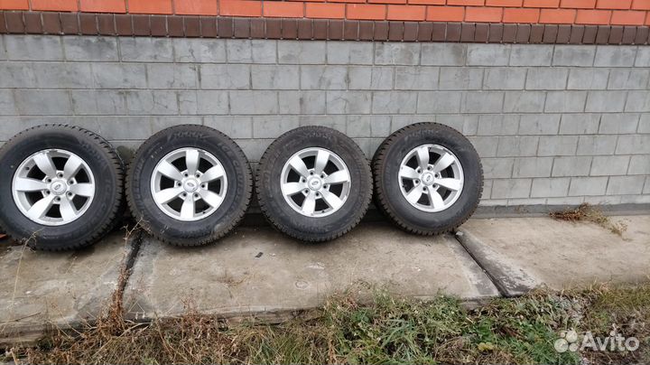 Bridgestone Ice Cruiser 7000 245/70 R16