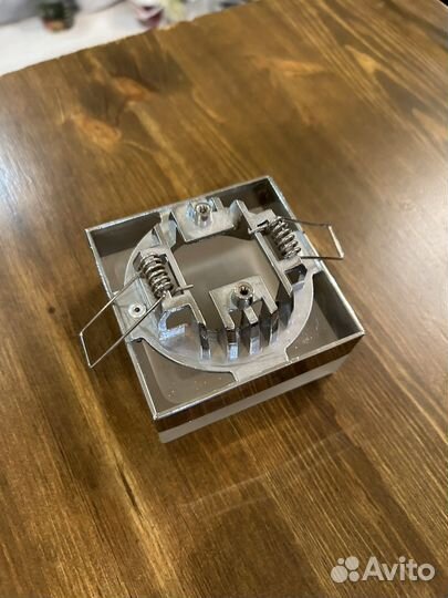 Светильник потолочный встраиваемый