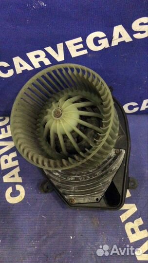 Моторчик отопителя Volkswagen Passat