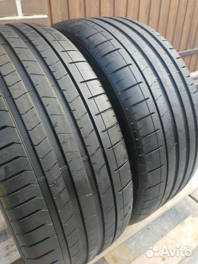 Pirelli P Zero PZ4 285/40 R22 110Y