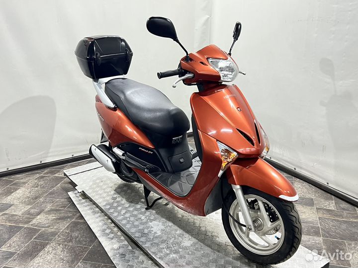 Скутер Honda Lead 110