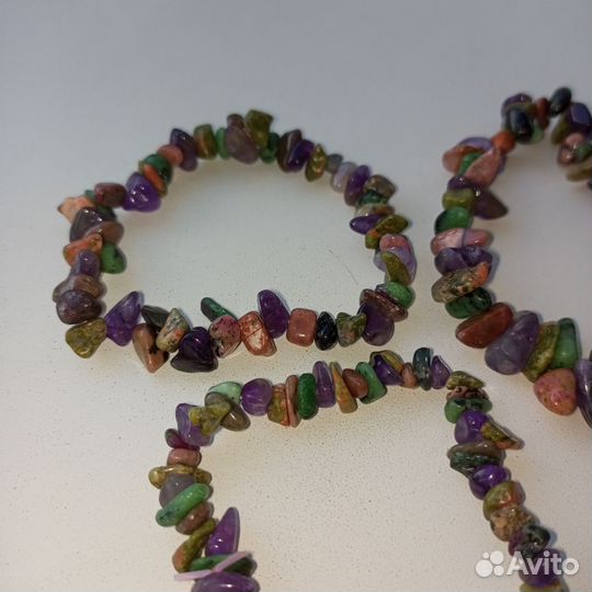 Браслеты из камней