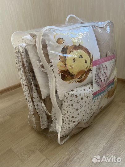 Комплект в детскую кроватку с бортиками