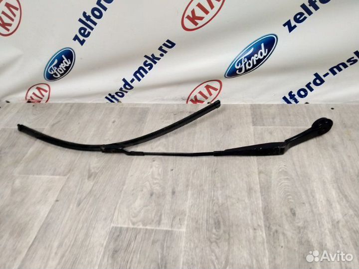 Рычаг стеклоочистителя передний правый Ford Focus