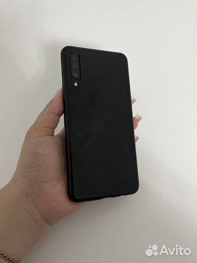 Samsung Galaxy A7 (2018), 4/64 ГБ