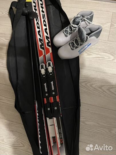 Беговые лыжи