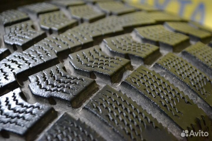 Pirelli Winter Ice Control 215/65 R16