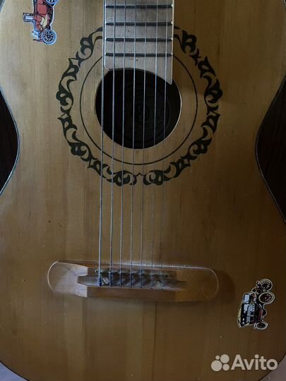 Акустическая классическая гитара