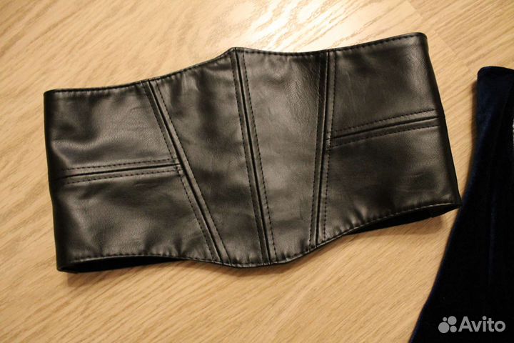 Корсет гобеленовый