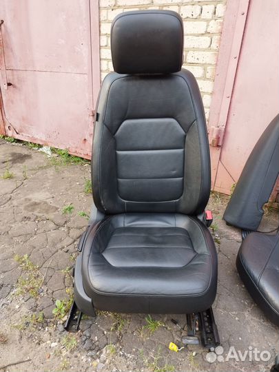 Комплект кожаных сидений VW Passat B7