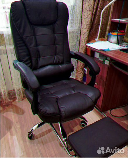 Офисное кресло коричневое