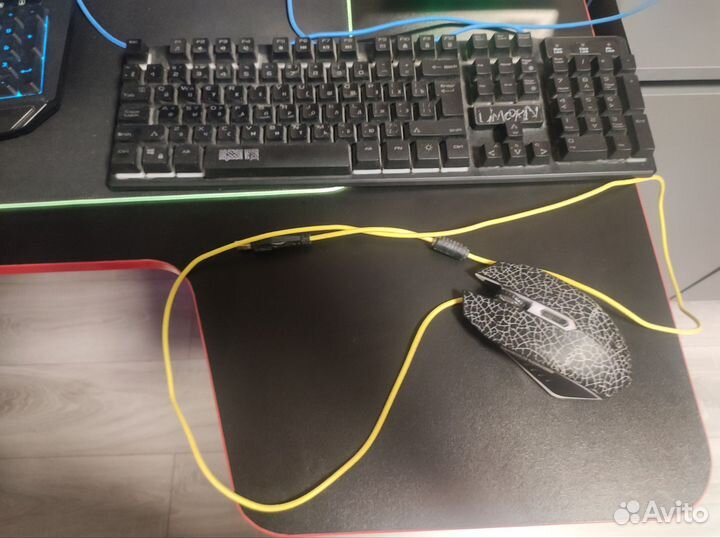 Игровая клавиатура и мышь