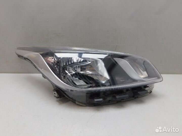 Фара правая Kia Rio