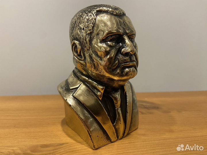 Бюст Жириновский бронза