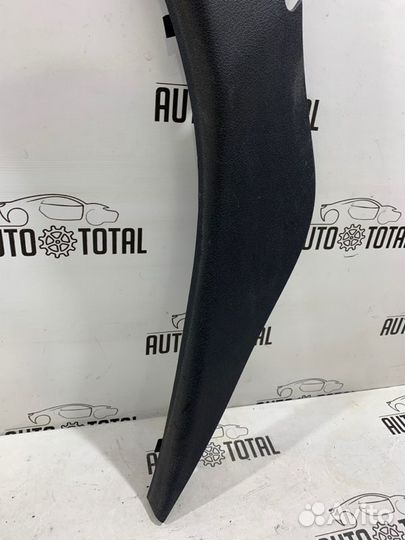 Обшивка стойки задняя правая Renault Logan 2