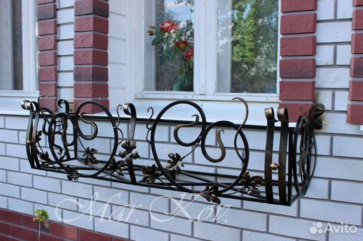 Кованная цветочница