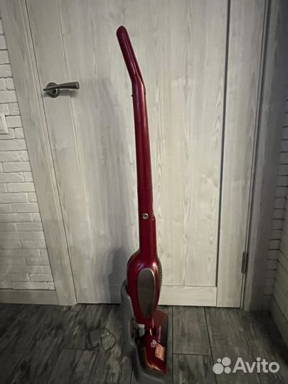 Пылесос Electrolux вертикальный ZB2943