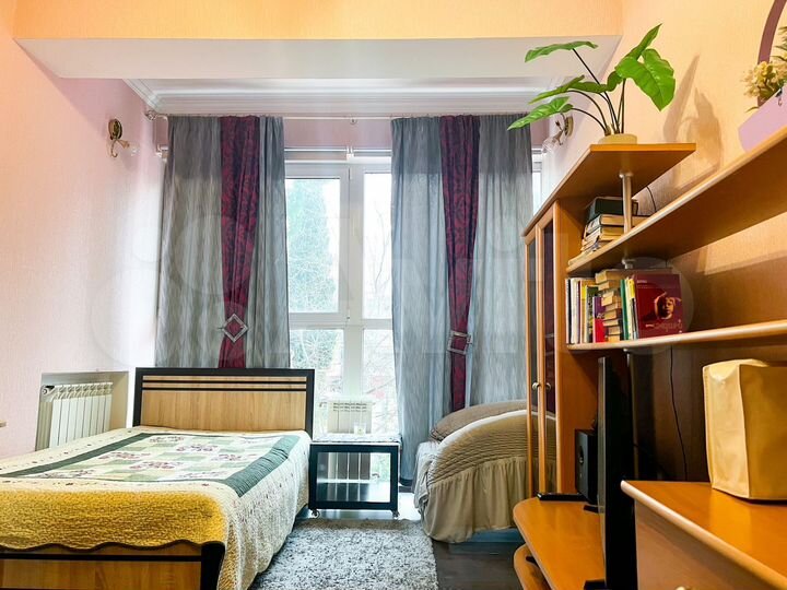 2-к. квартира, 68 м², 3/6 эт.