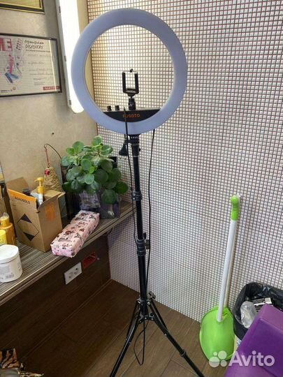 Кольцевая лампа со штативом бу