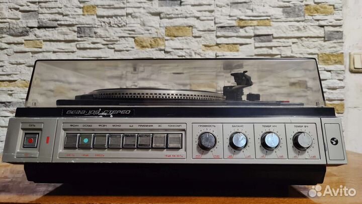 Проигрыватель винила Вега 109