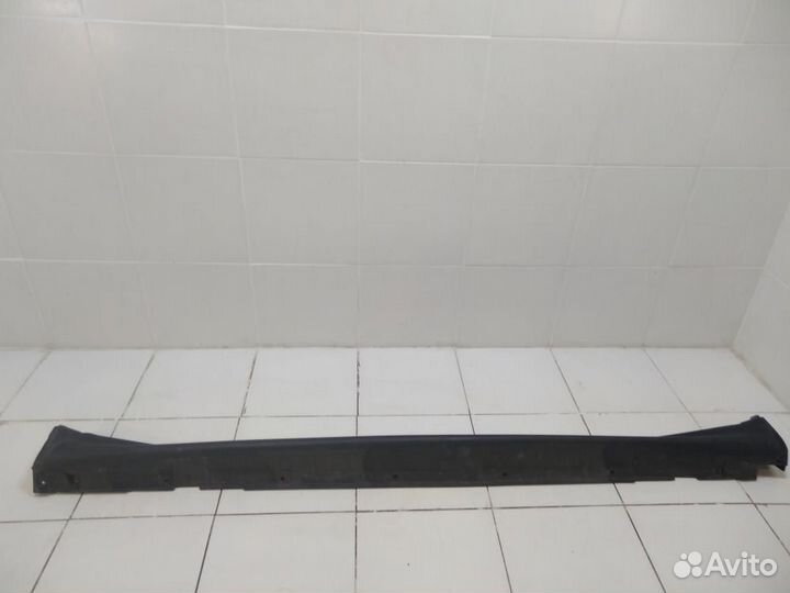 Накладка порога правая Nissan Juke F15 2010