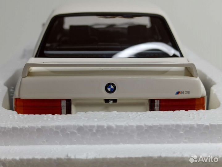 Bmw M3 Street (E30) 1987 Minichamps 1:18