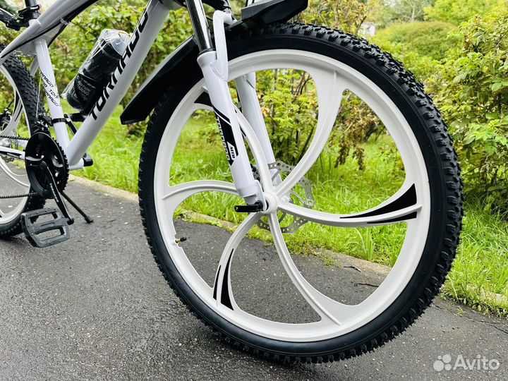 Велосипед на литых дисках