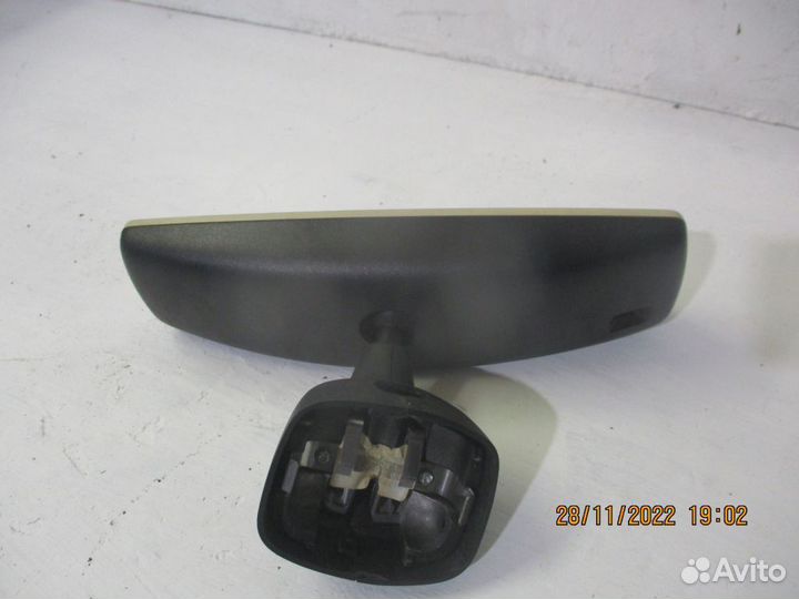Зеркало заднего вида