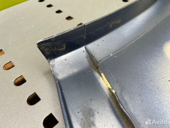 Молдинг на крыло передний правый Mercedes-Benz