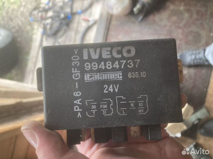 Реле поворотов iveco Eurostar. 99484737