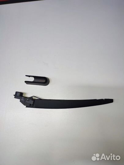 Поводок дворника Peugeot 308