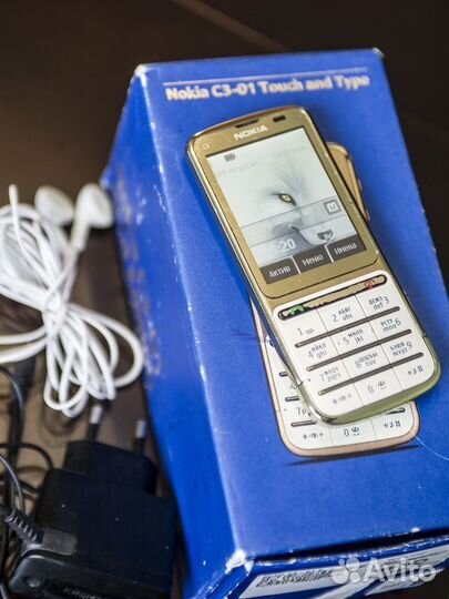 Nokia C3-01 Gold Edition