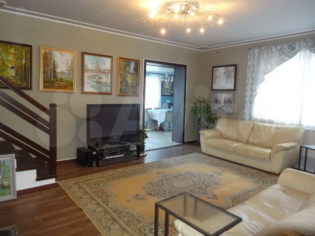 Коттедж 340 м² на участке 14 сот.