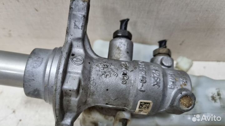 Цилиндр тормозной главный Ford Focus III 2011