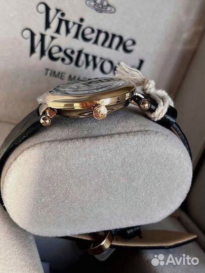 Часы наручные чёрные Vivienne Westwood Maida