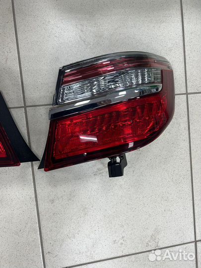 Задние фонари Toyota Camry v55