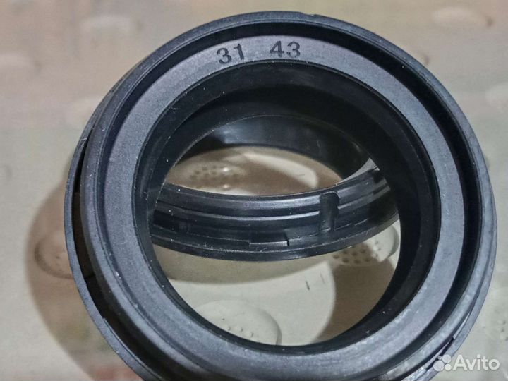 Пыльники передней вилки на мопед