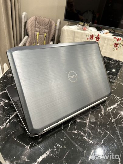 Надёжный Dell Latitude P15F Core i5/4/640/1gb/15.6