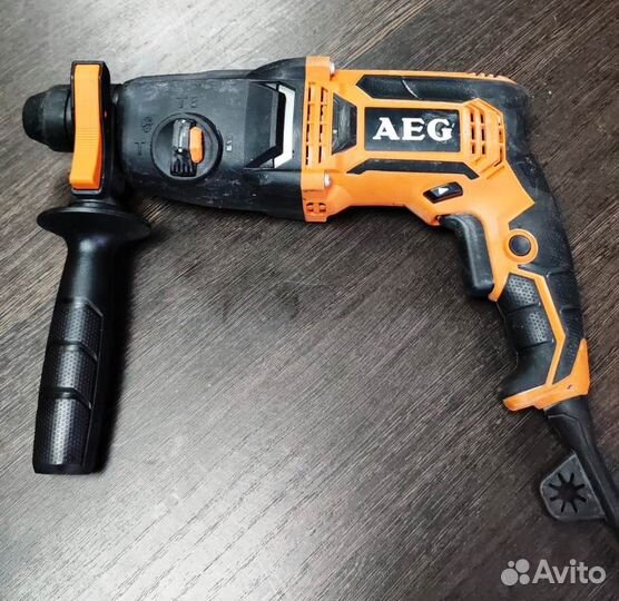 Перфоратор AEG KH24IE 2.4 дЖ